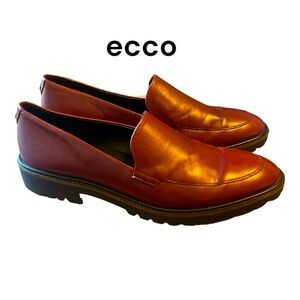 ecco Women’s Slip on Burgundy Loafer with Anti Slip Rubber Sole Size 9/9.5 (40)